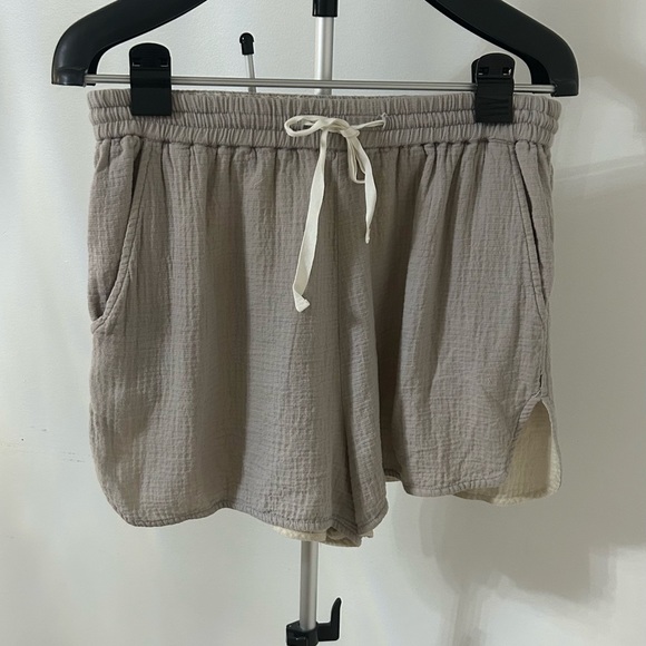 Wilfred Crinkle Short - Picture 1 of 4